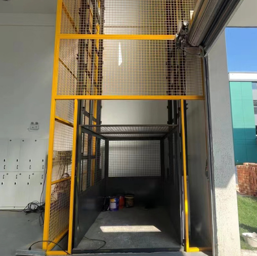 遂川导轨式升降机助力物流园破解运输难题